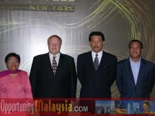 Meeting with Chief Minister of Negeri Sembilan Rosnah Majid, CEO - Electronic Business Management Sdn Bhd, Bernhard Schutte, Chairman of Asia Committee USA, Dato' Seri Haji Mohd Hassan, Chief Minister of Negeri Sembilan , Mohd Aris Abu Bakar 