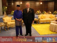 Bernhard Schutte on the Malaysia Pre Mission Trip November 2004Bernhard Schutte, Chairman of Asia Committee USA